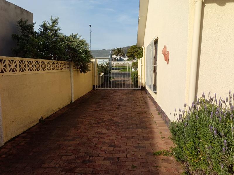 4 Bedroom Property for Sale in Gansbaai Central Western Cape